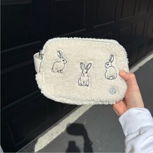 Lululemon Everywhere Belt Bag New Year 1L
Fleece Lunar Rabbit Plush Embroidery